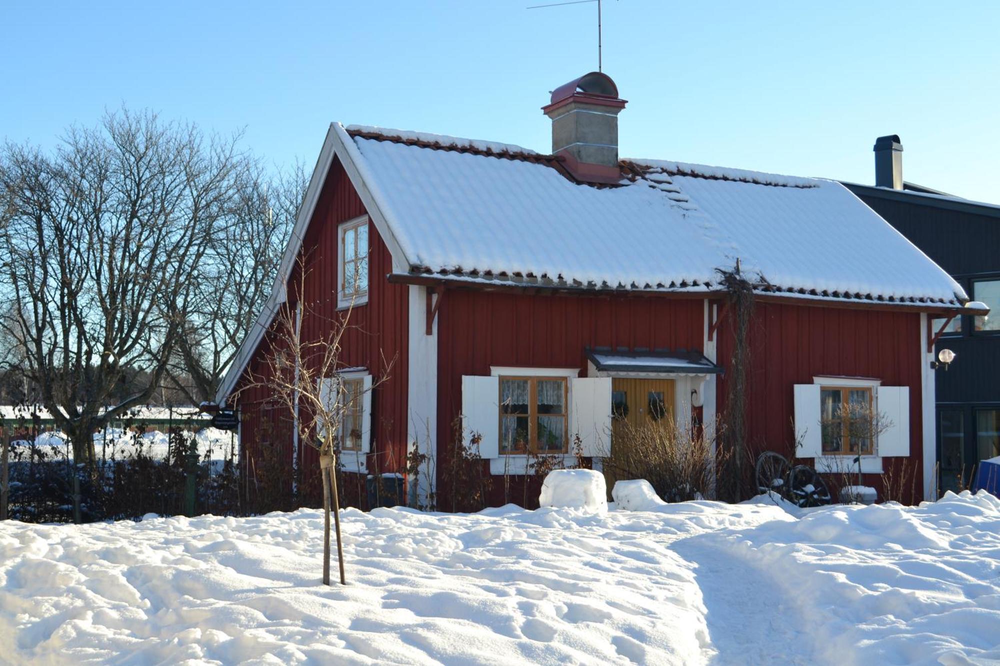 Rustik Stuga Med Lantlig Kaensla Naera Oerebro City Buitenkant foto